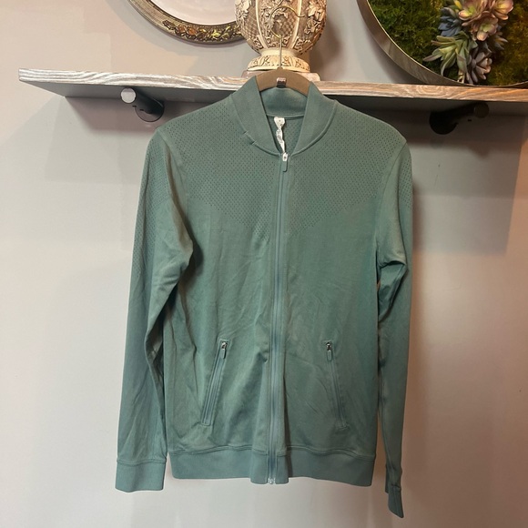 🤍Lululemon Seamless Training Jacket - Picture 4 of 9